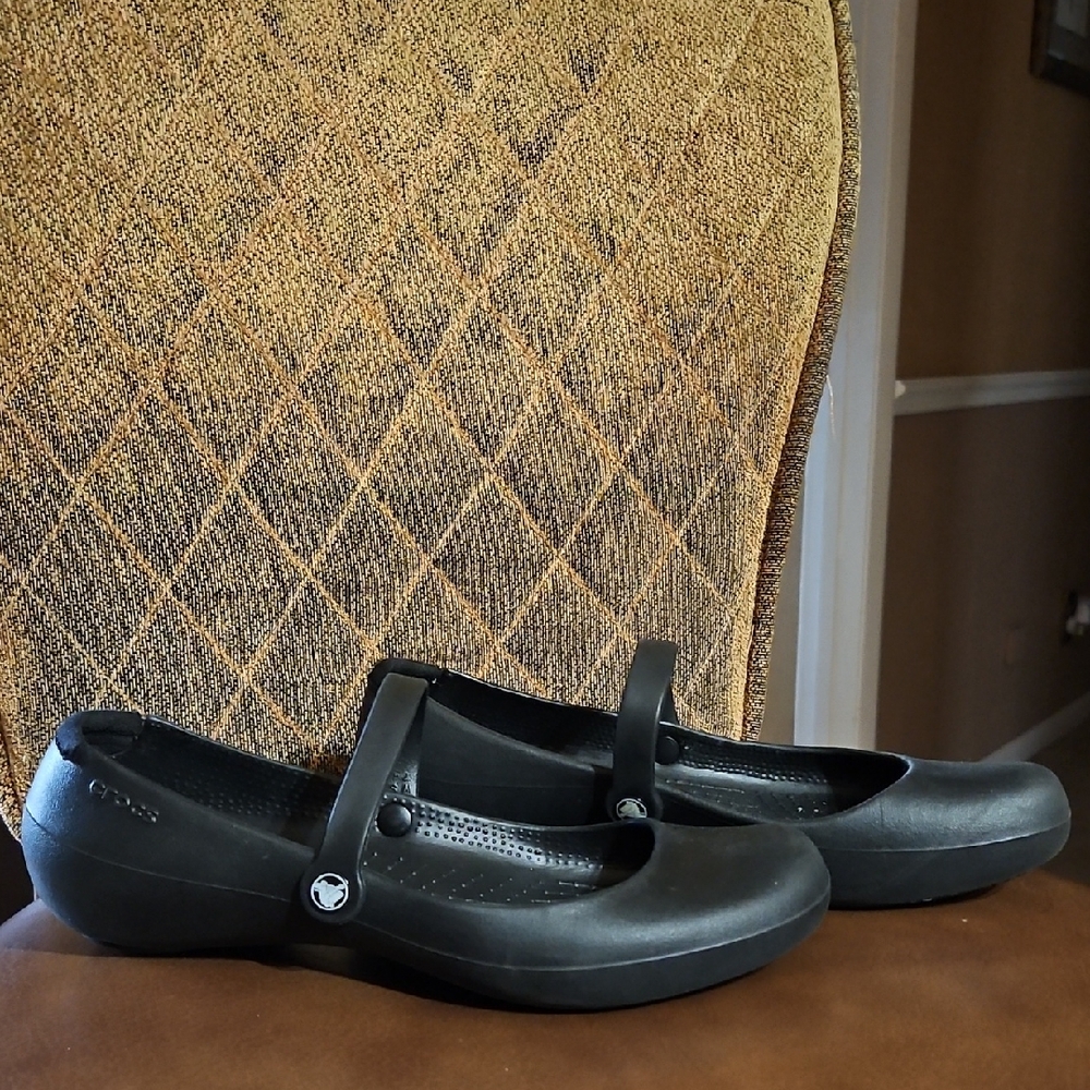 CROCS Black Flats